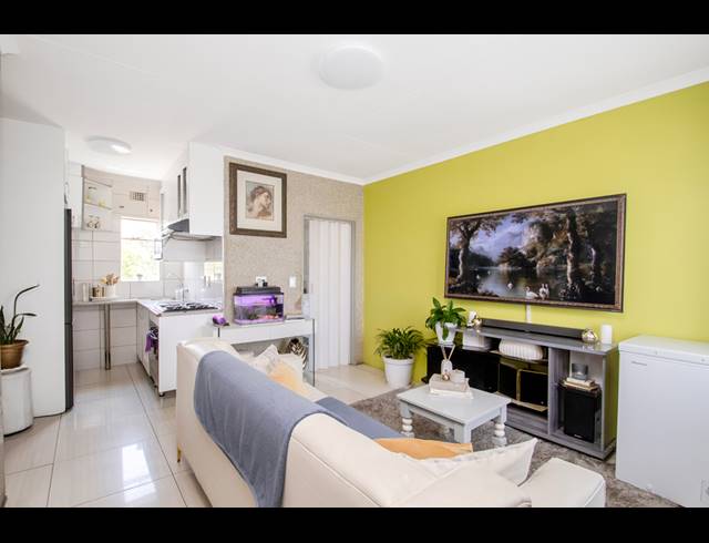 2 BEDROOM APARTMENT FOR SALE IN FLEURHOF
